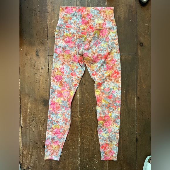 lululemon athletica Floral Align Leggings size 8 - Picture 5 of 5
